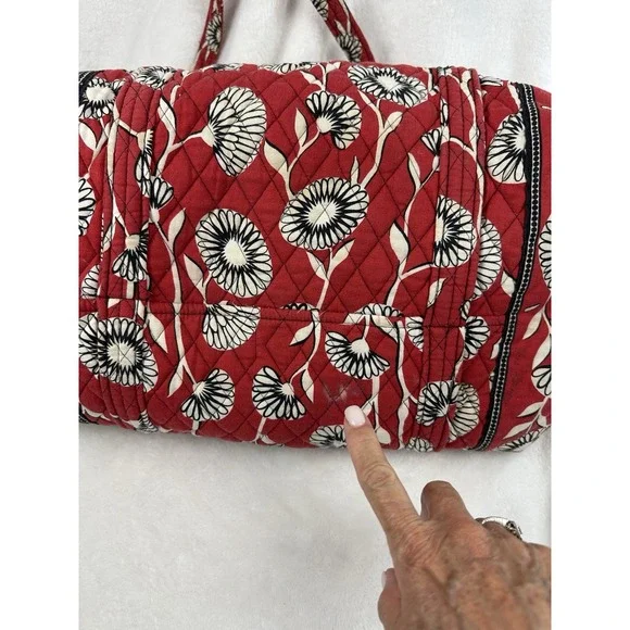 Vera Bradly Red White Black Duffle Traveler Deco Daisy Large Bag Shoulder Staps - Picture 5 of 12